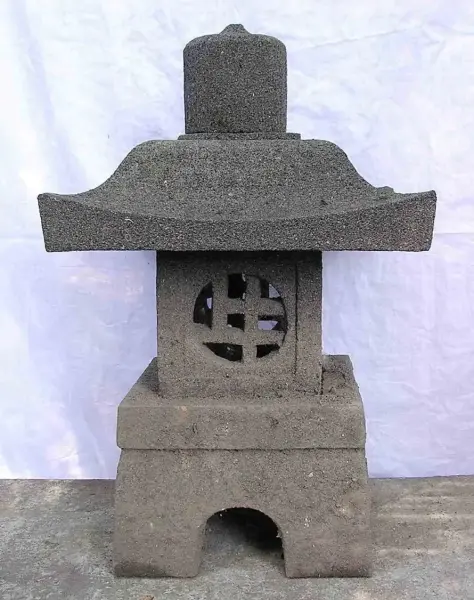 Product image 3 of the product “Japanese style Garden Lantern, made from Andesit Stone. Multipart. 55 cm Height, Roof is 40 cm width. ”